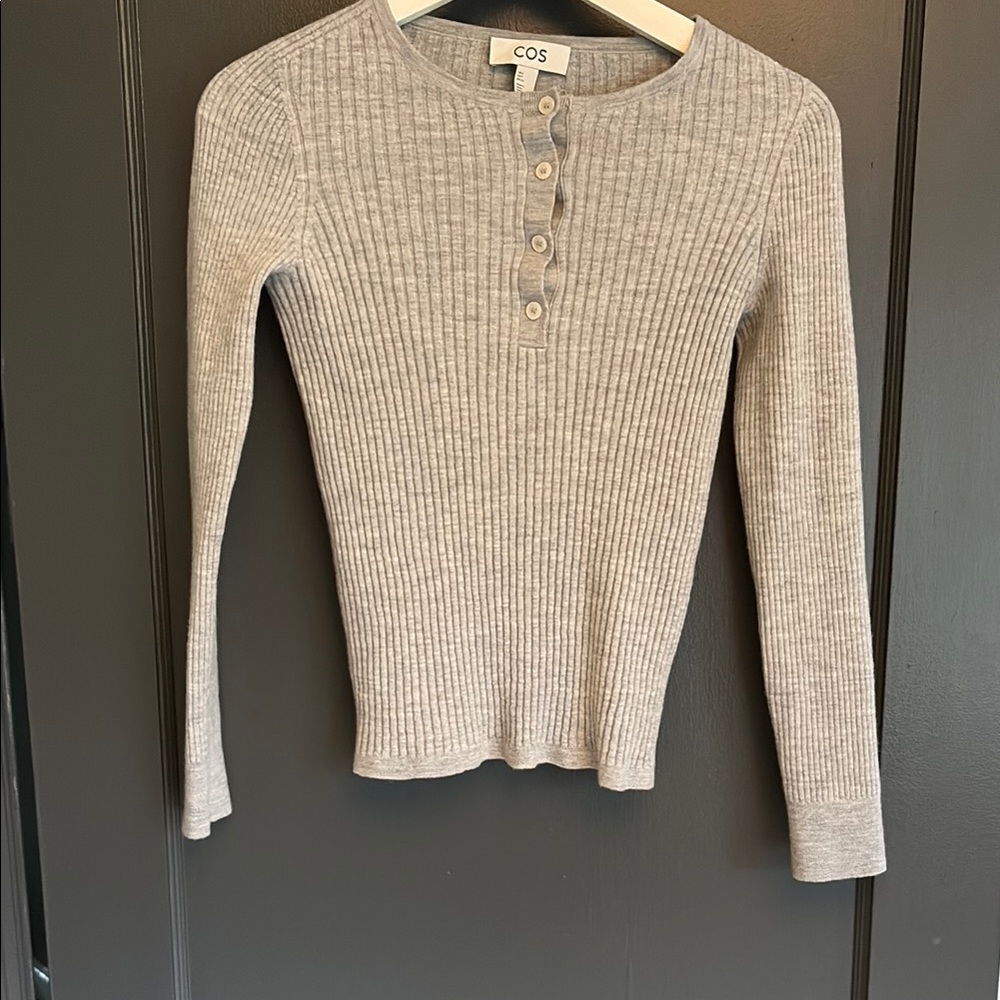 COS Heather Gray Ribbed Long Sleeve Top